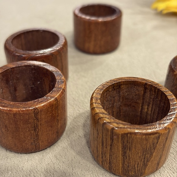 Vintage Wooden Natural Design Brown Napkins Ring Holder Holidays Set of 6 Pieces - Picture 6 of 8
